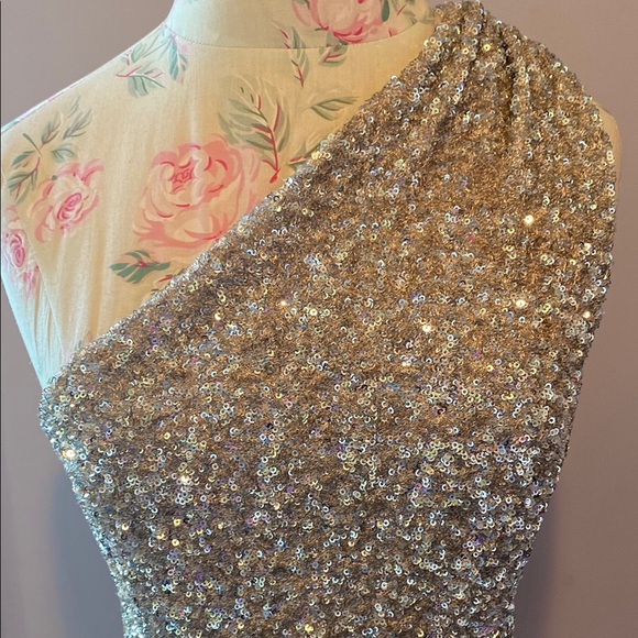 Zara Glittering Silver One-Shoulder Tank Top - Picture 2 of 10